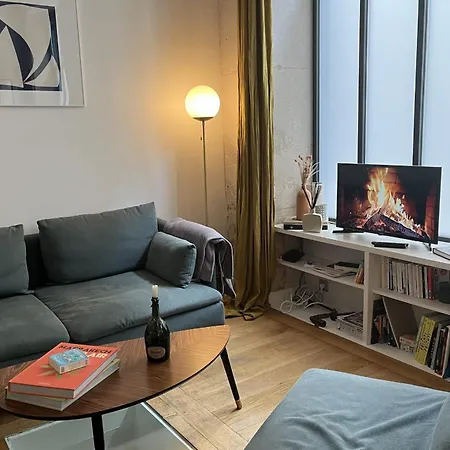 Spacious Duplex With Tasteful Decor *